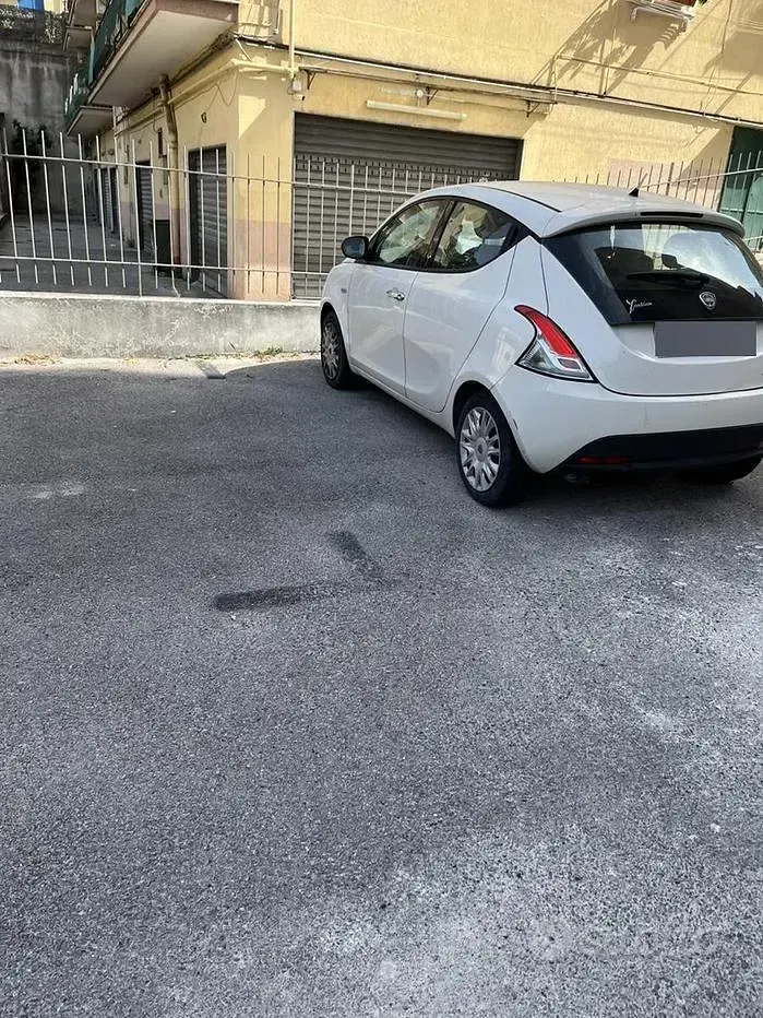 Usata Lancia Ypsilon 69 CV (50 kW) 2012 Bianco Utilitaria