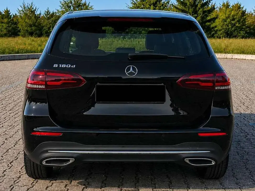 Usata Mercedes B180 116 CV (85 kW) 2020 Nero Utilitaria