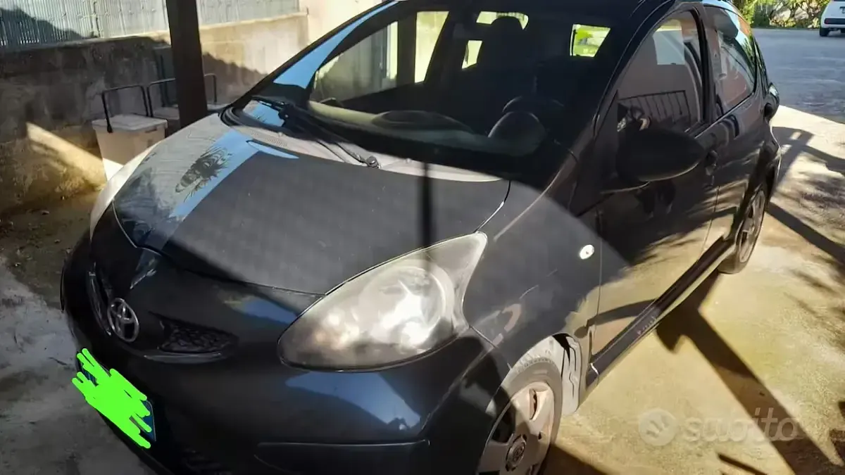Usata Toyota Aygo 68 CV (50 kW) 2007 Grigio Utilitaria