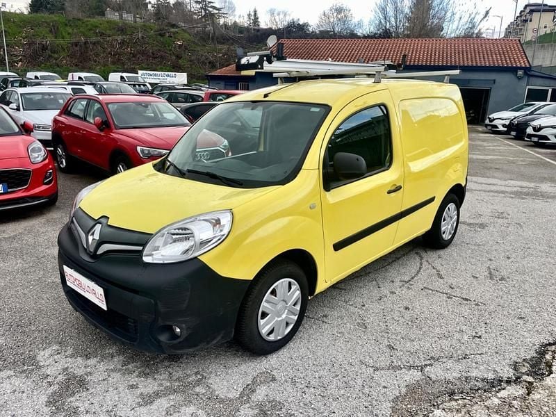 Usata Renault Kangoo 110 CV (80 kW) 2019 Giallo Monovolume