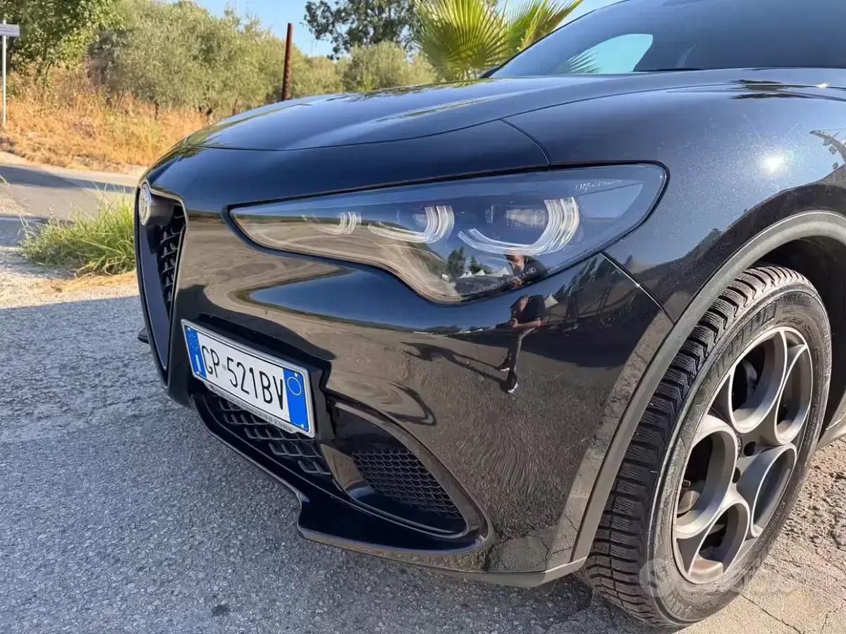 Usata Alfa Romeo Stelvio Sprint 209 CV (153 kW) 2023 Nero SUV
