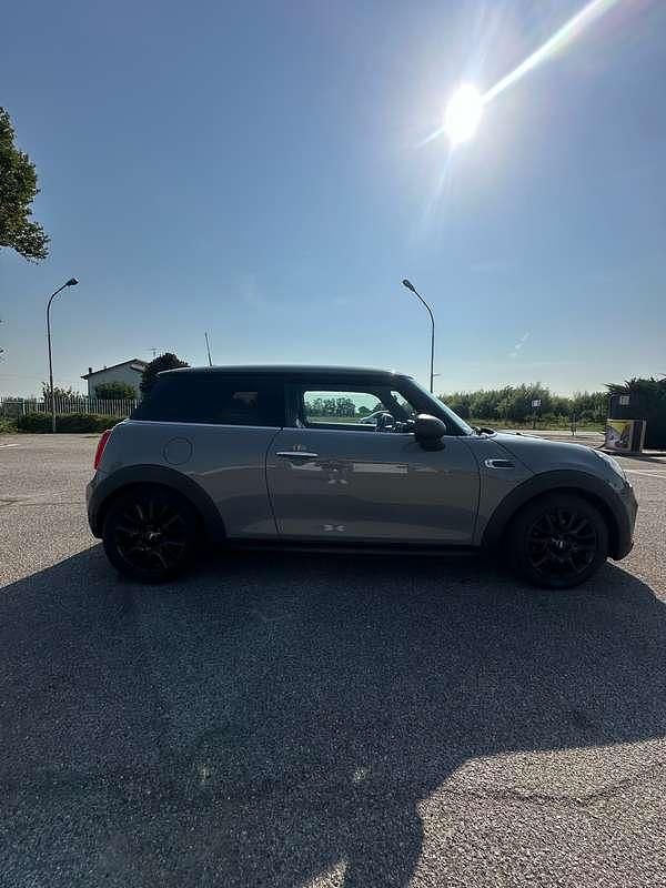 Begagnad Mini ONE 75 HK (55 kW) 2016 Halvkombi