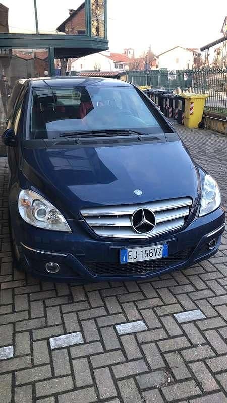 Blu/azzurro Usata 2011 Mercedes B200 Executive Monovolume | 2900 € (Super prezzo) - Immagine 1/4