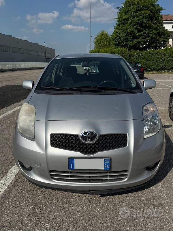 Usata 2007 Toyota Yaris Berlina | 1000 € - Immagine 1/4