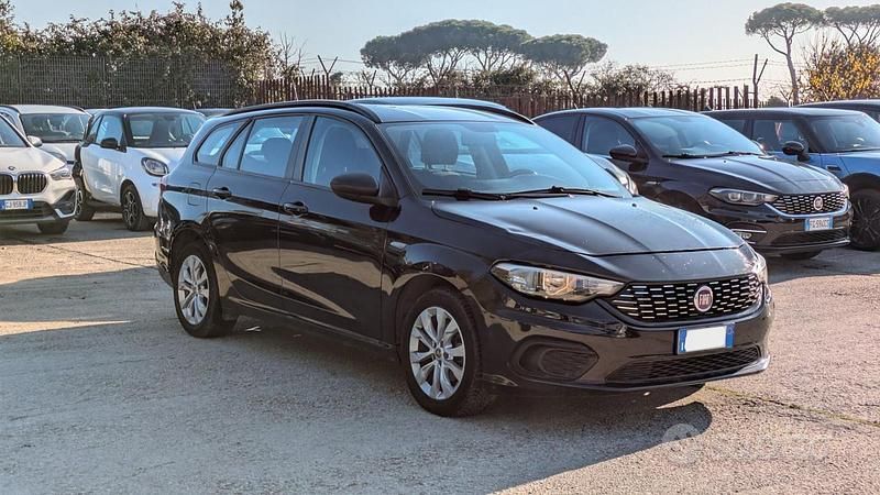Usata Fiat Tipo 120 CV (88 kW) 2018 Nero Station wagon