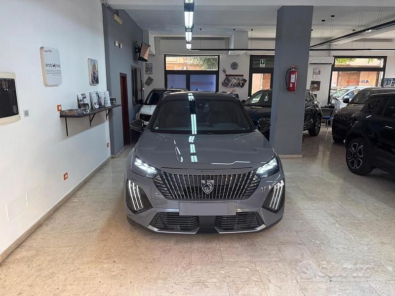 Usata Peugeot 2008 GT 130 CV (95 kW) 2024 Grigio SUV