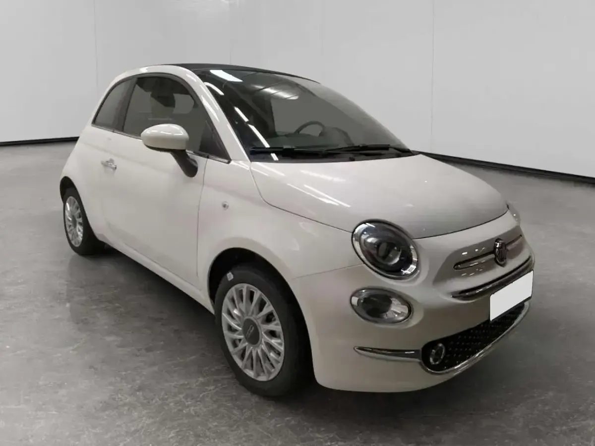 Begagnad Fiat 500C Dolcevita 70 HK (51 kW) 2024 Vit Cab