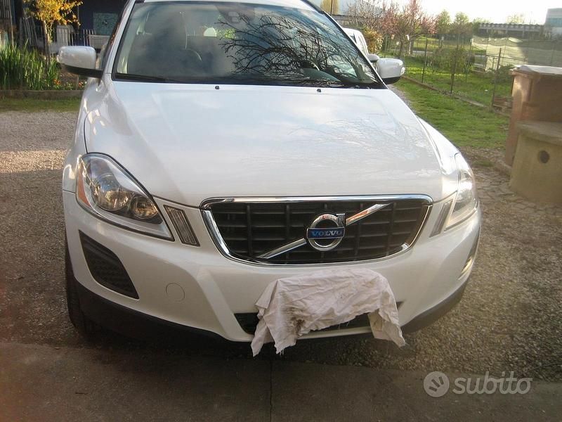 Bianco Usata 2013 Volvo XC60 SUV | 9500 € - Immagine 1/4