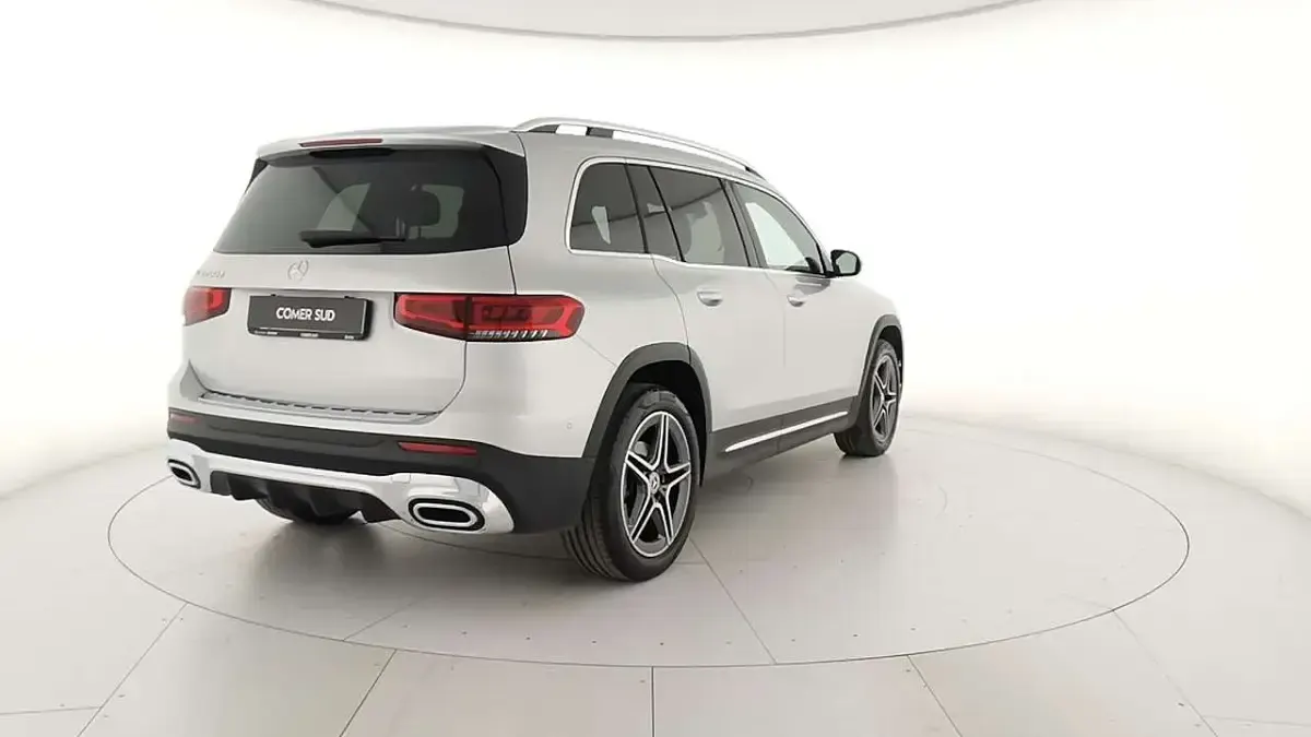 Usata Mercedes GLB200 Premium 150 CV (110 kW) 2023 Argento SUV