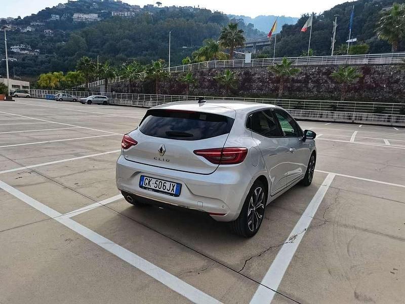 Usata Renault Clio V Techno 101 CV (74 kW) 2023 Grigio Berlina