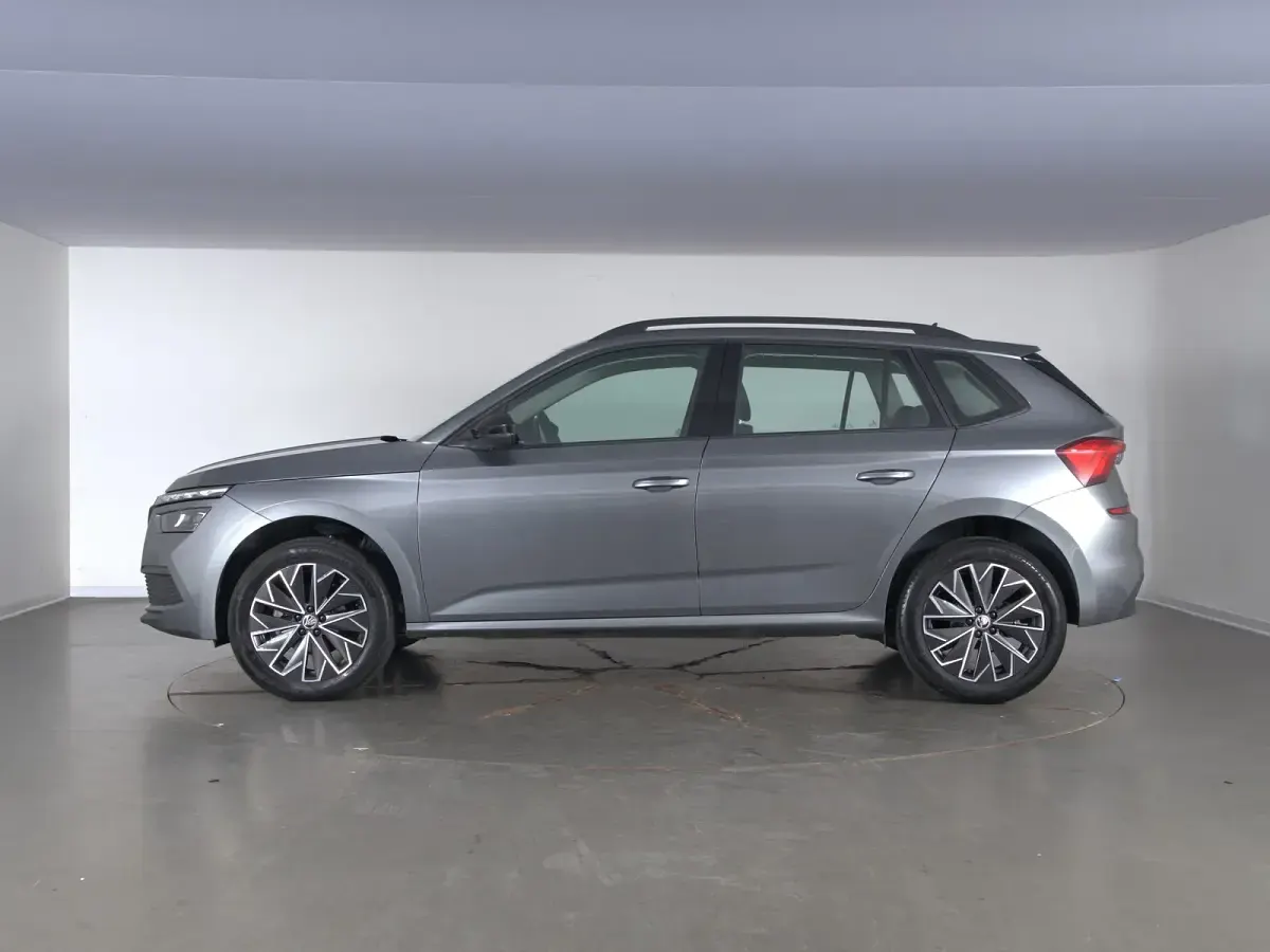 Usata Skoda Kamiq Style 110 CV (80 kW) 2023 Grigio graphite metallizzato SUV