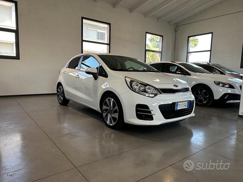 Usata Kia Rio 75 CV (55 kW) 2016 Bianco Utilitaria