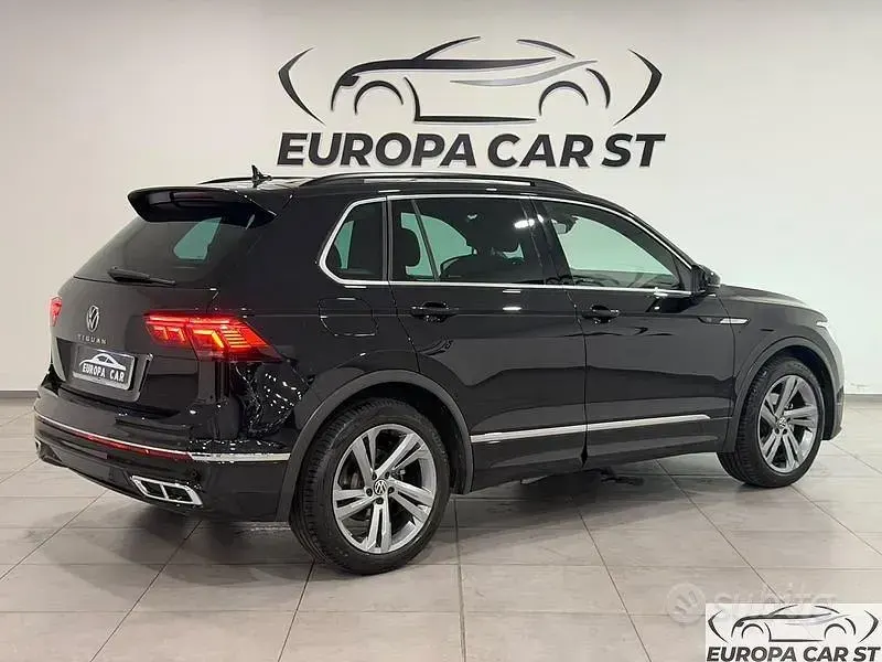 Usata VW Tiguan R-line 150 CV (110 kW) 2023 Nero SUV