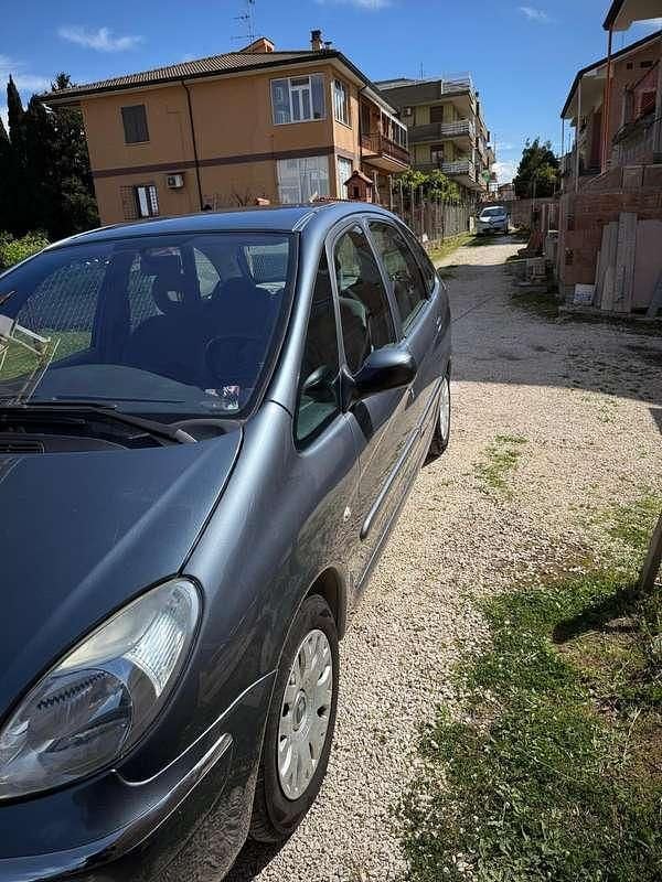 Usata Citroën Xsara Picasso Elegance 110 CV (80 kW) 2007 Grigio Monovolume