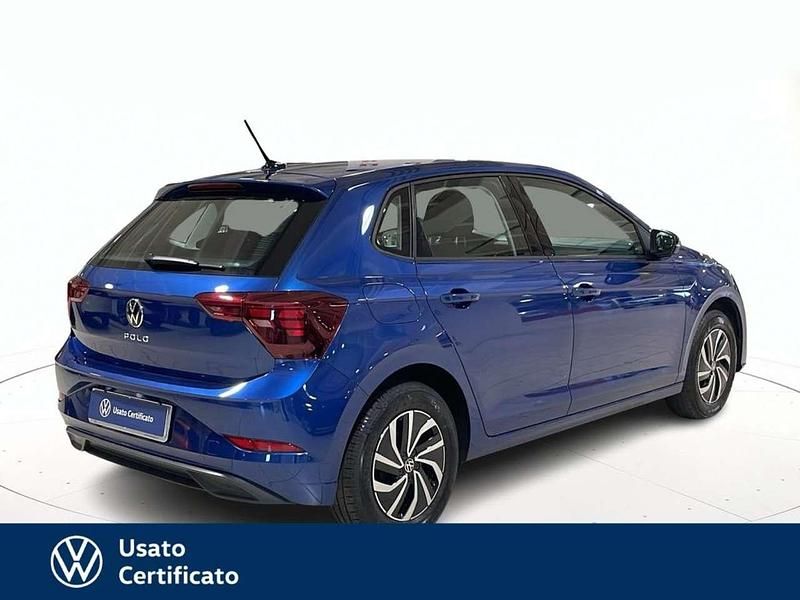 Usata VW Polo Life 95 CV (69 kW) 2024 Blu pastello Berlina