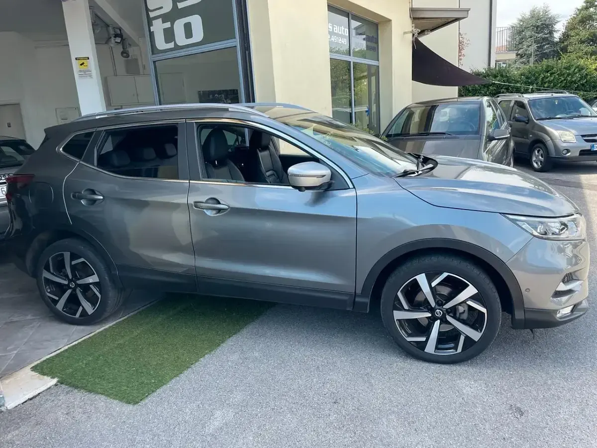 Usata Nissan Qashqai Tekna 110 CV (80 kW) 2019 Grigio SUV