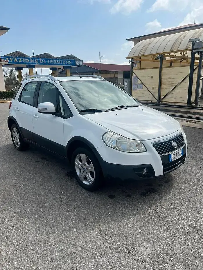 Usata Fiat Sedici 135 CV (99 kW) 2014 Bianco SUV