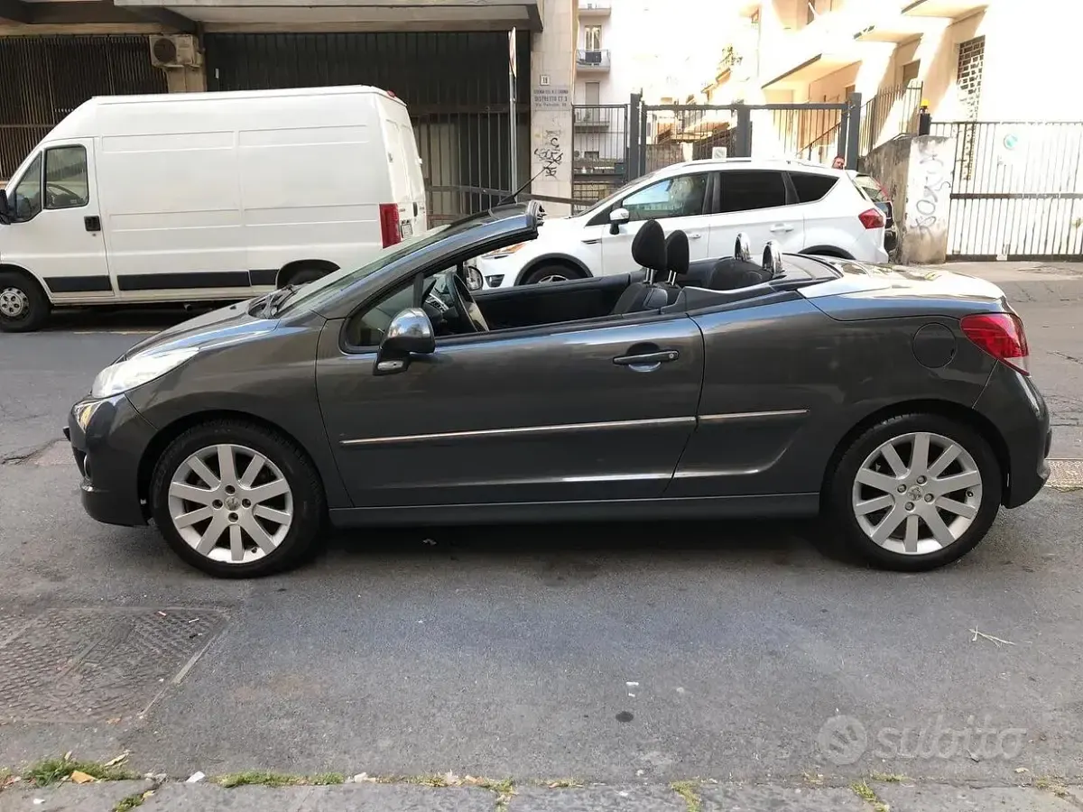 Usata Peugeot 207 CC 110 CV (80 kW) 2010 Grigio Cabrio