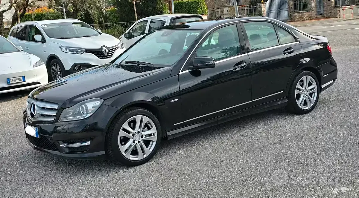 Usata Mercedes C220 Avantgarde 170 CV (125 kW) 2012 Nero Berlina