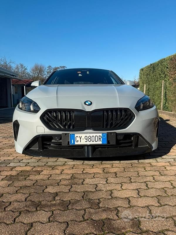 Usata BMW 120 150 CV (110 kW) 2025 Grigio Utilitaria