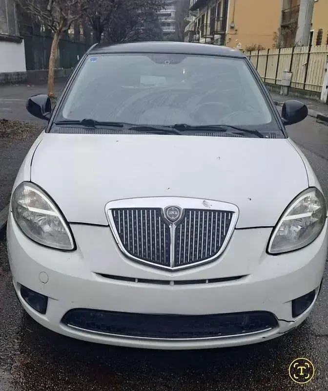 Usata Lancia Ypsilon 77 CV (56 kW) 2009 Utilitaria