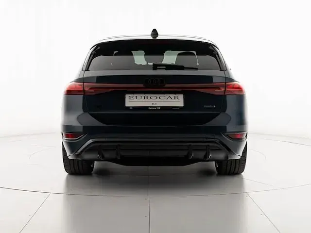 Nuova Audi A6 e-tron S-Line 138 kW (188 CV) 2025 Blu plasma metallizzato Station wagon