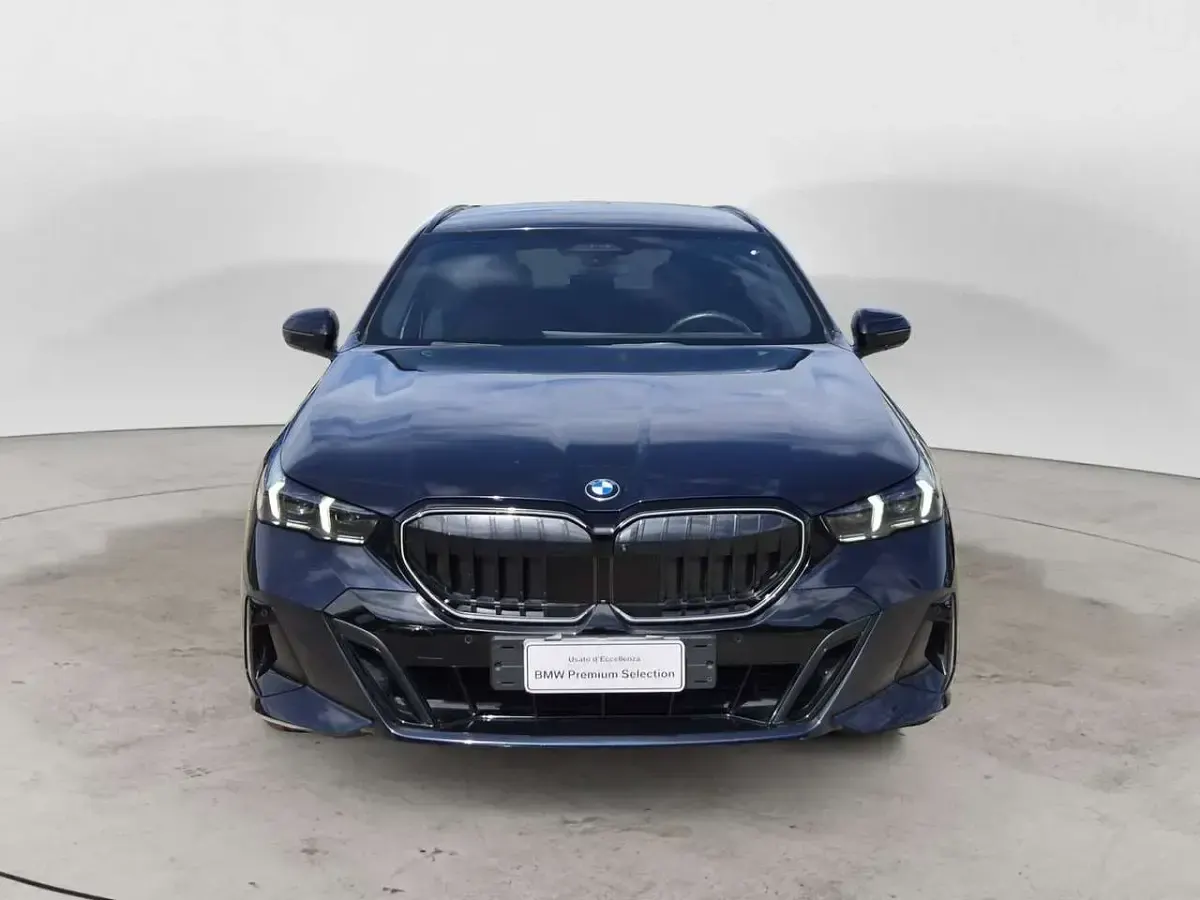Usata BMW 520 M Sport 197 CV (144 kW) 2024 Blu/azzurro Station wagon