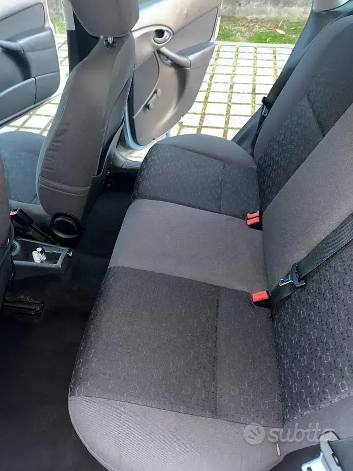 Usata Ford Focus 2003 Grigio Berlina