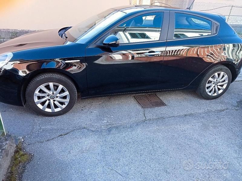 Usata Alfa Romeo Giulietta 120 CV (88 kW) 2016 Nero Utilitaria