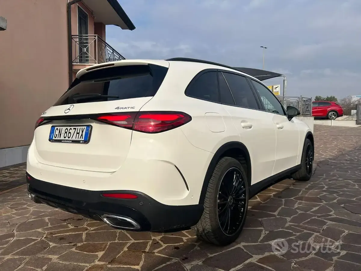 Usata Mercedes GLC220 AMG Line Premium Plus 197 CV (144 kW) 2023 Bianco SUV