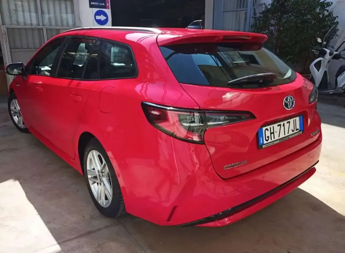 Usata Toyota Corolla Business Edition 98 CV (72 kW) 2021 Rosso Station wagon