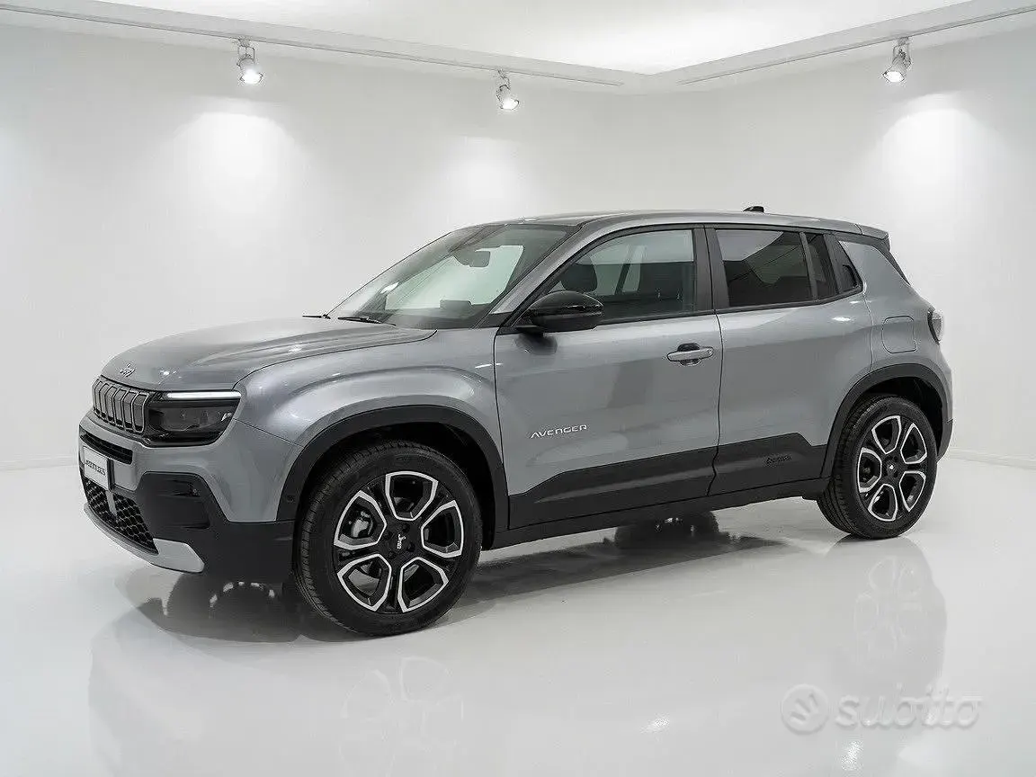 Usata Jeep Avenger Summit 101 CV (74 kW) 2025 Grigio SUV