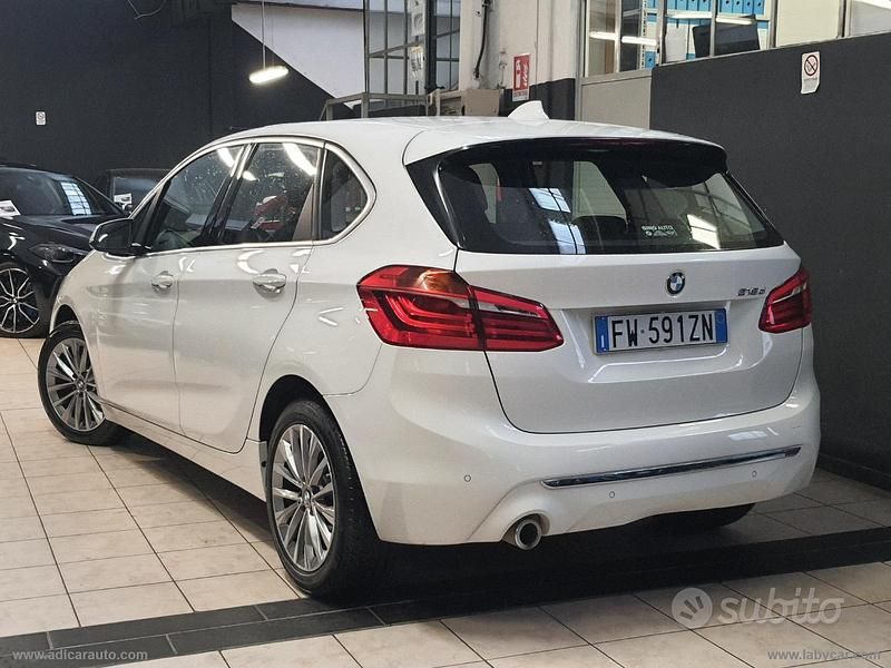 Usata BMW 216 Active Tourer Luxury Line 116 CV (85 kW) 2019 Bianco Monovolume