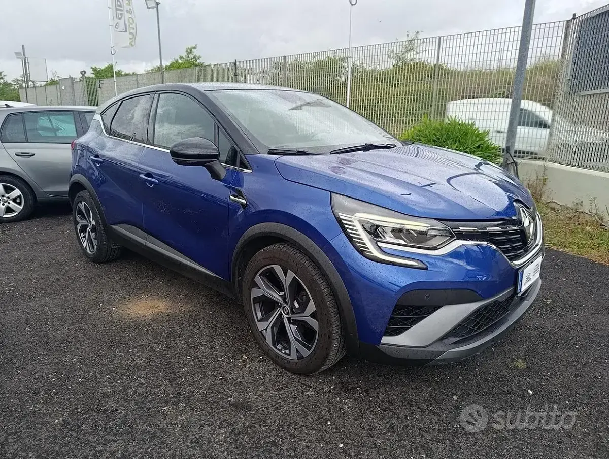 Usata Renault Captur RS Line 101 CV (74 kW) 2022 Blu SUV