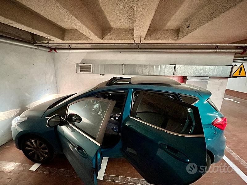 Usata Ford Fiesta Titanium 101 CV (74 kW) 2017 Blu Berlina