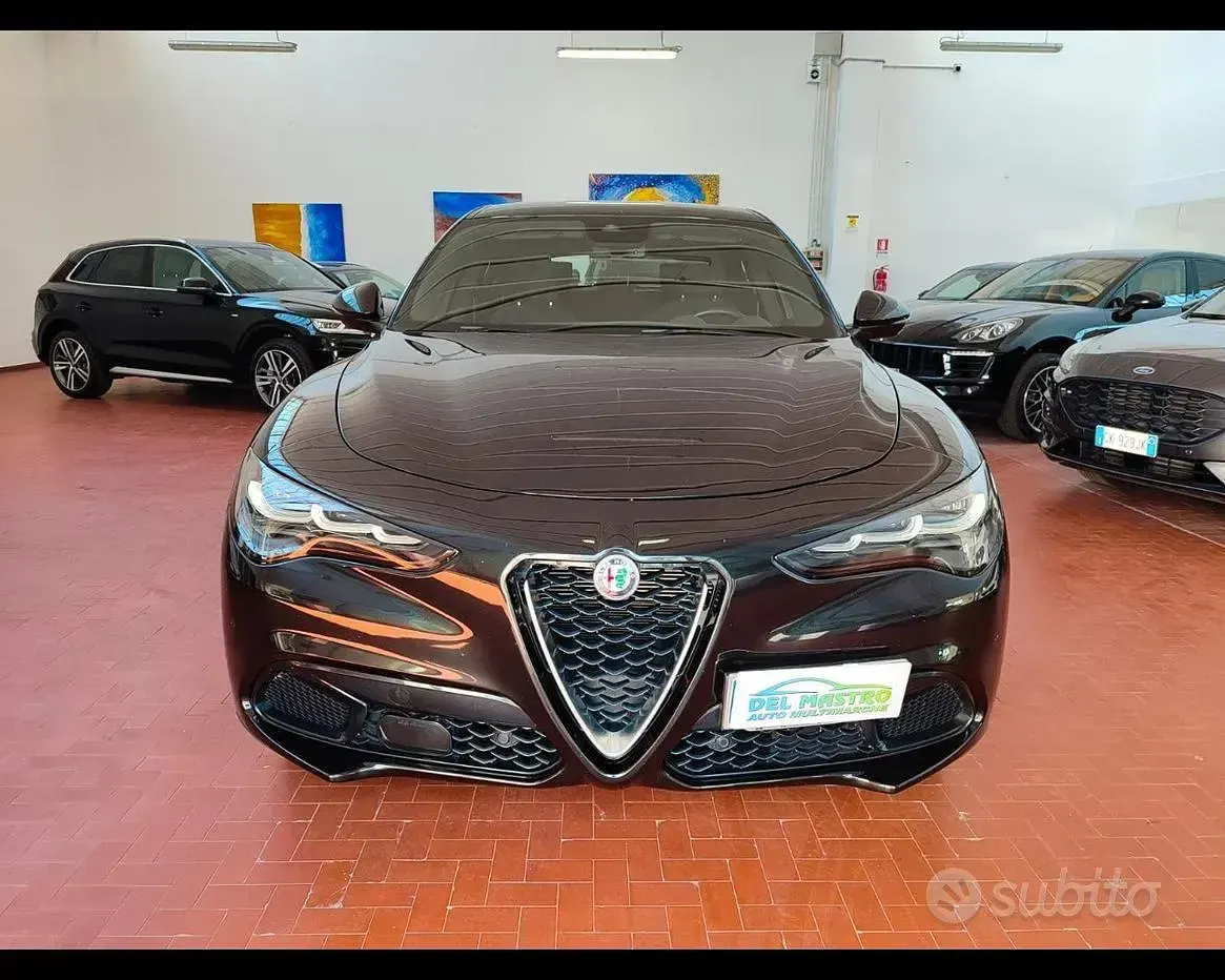 Usata Alfa Romeo Stelvio Ti 160 CV (117 kW) 2023 Nero SUV