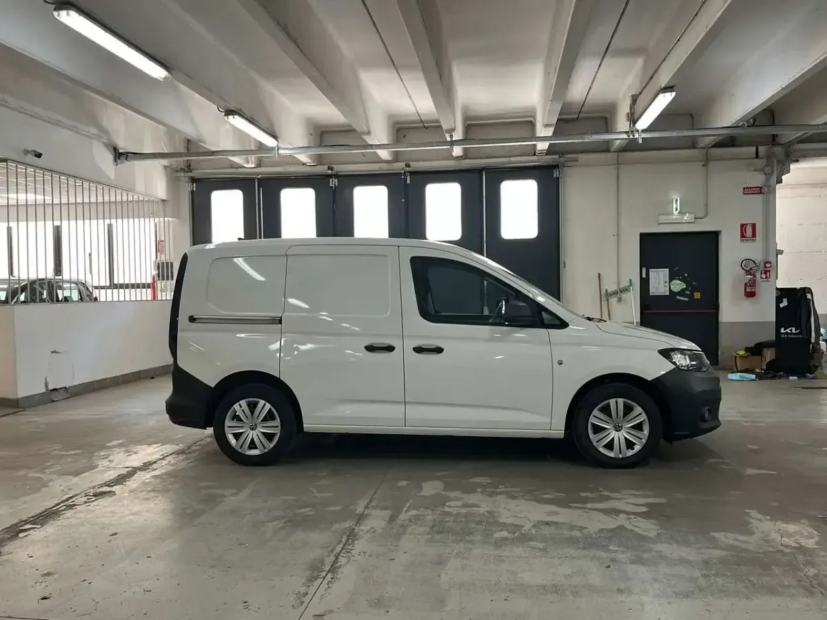 Usata VW Caddy 122 CV (89 kW) 2022 003bianco Monovolume