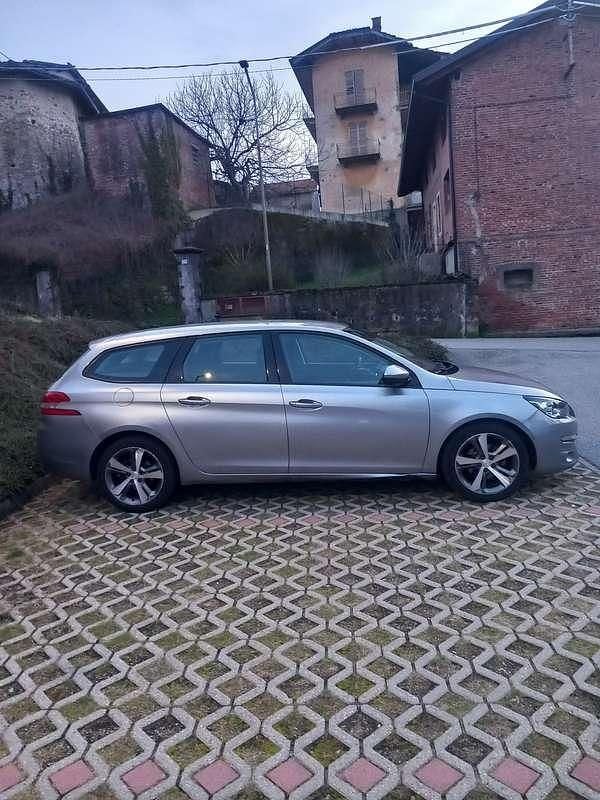 Usata Peugeot 308 SW Allure 120 CV (88 kW) 2016 Station wagon