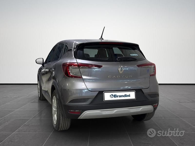 Usata Renault Captur Equilibre 91 CV (66 kW) 2023 Grigio SUV
