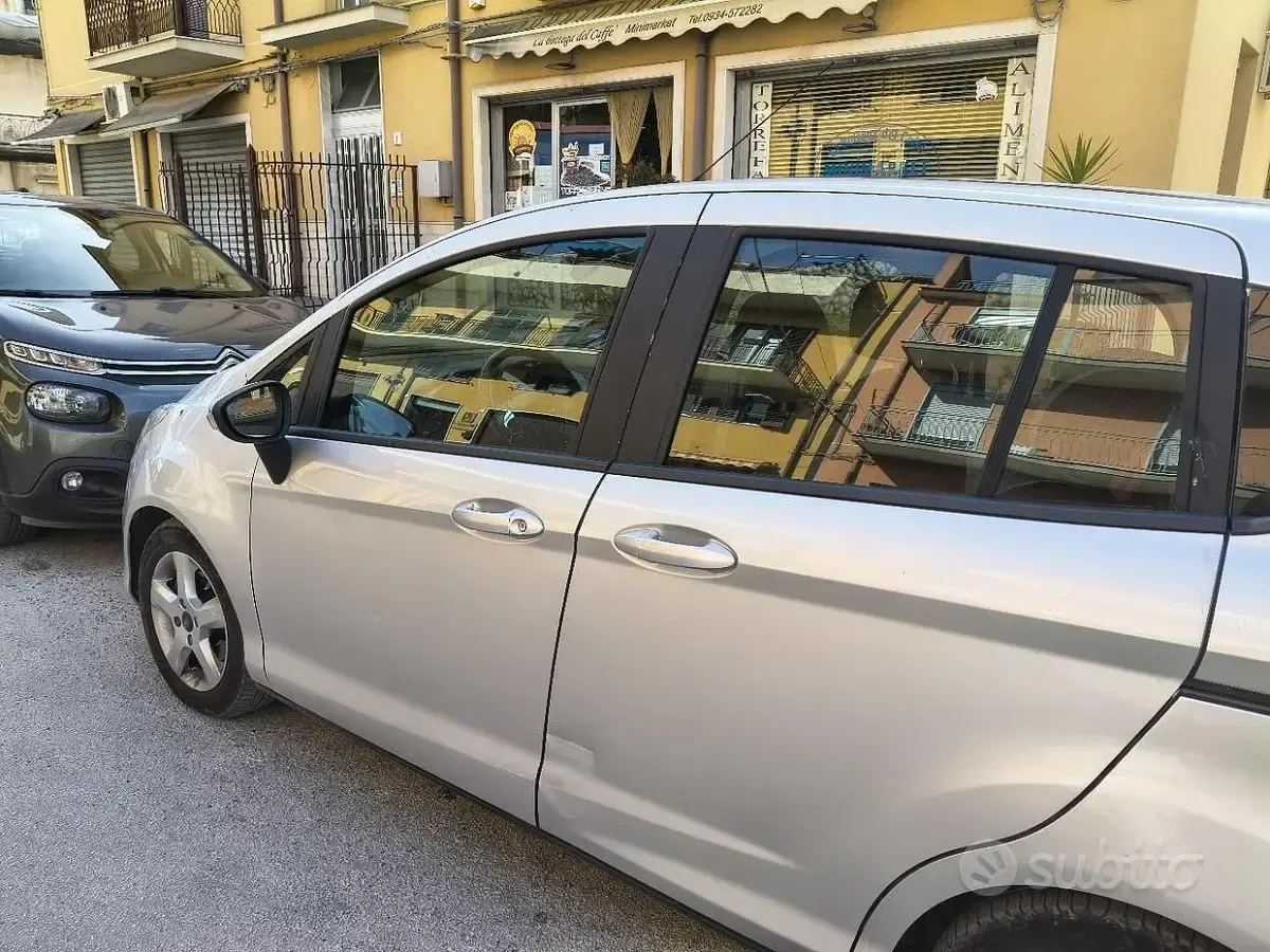 Usata Ford B-MAX 75 CV (55 kW) 2017 Grigio Monovolume