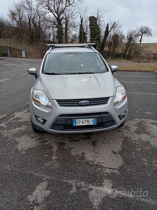 Usata Ford Kuga 140 CV (102 kW) 2012 Grigio SUV