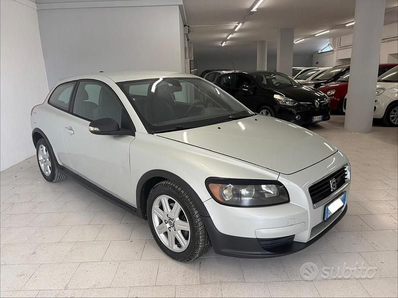 Usata Volvo C30 Summum 110 CV (80 kW) 2007 Grigio Utilitaria