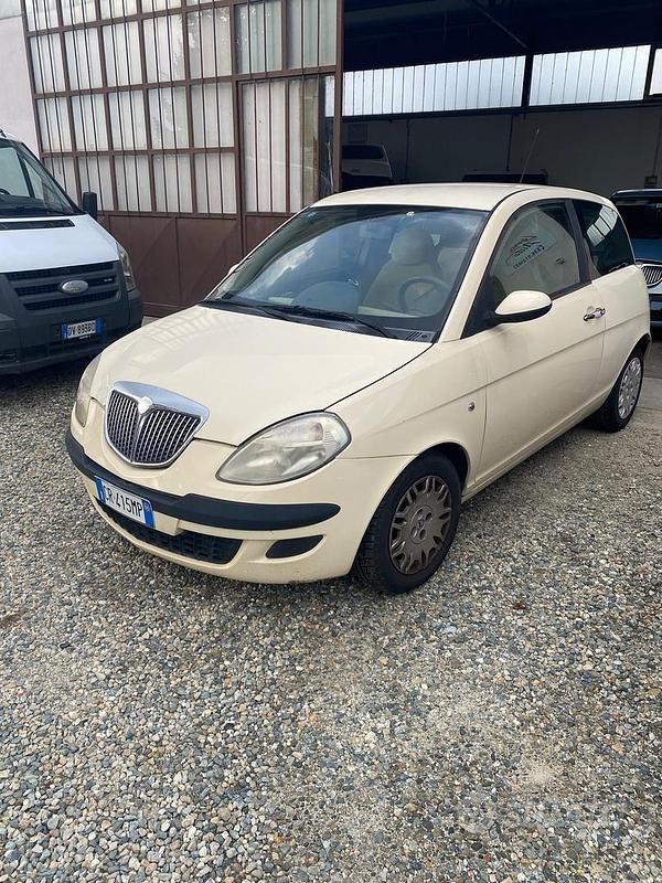Usata 2004 Lancia Ypsilon Due volumi | 1850 € (Molto cara) - Immagine 1/4