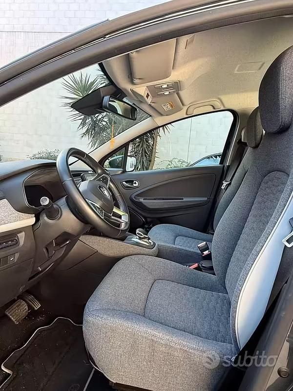 Usata Renault Zoe Intens 50 kW (69 CV) 2020 Blu Utilitaria