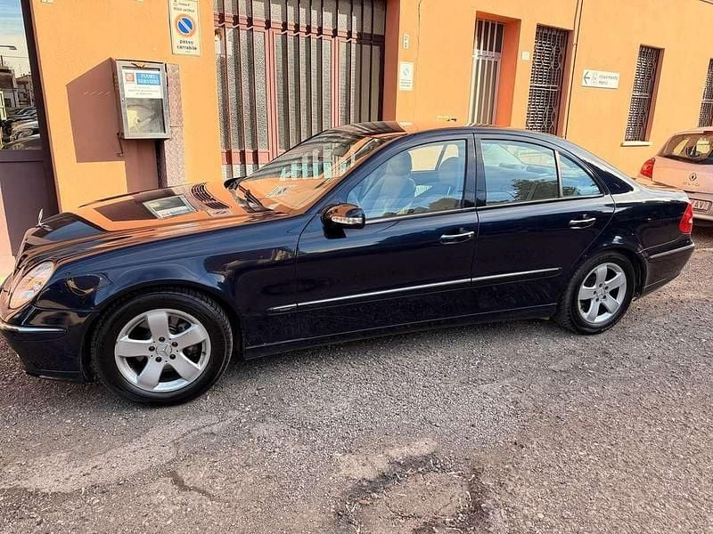 Usata Mercedes E320 Classic 204 CV (150 kW) 2003 Blu/azzurro Berlina