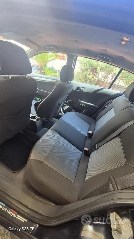 Usata Opel Astra 90 CV (66 kW) 2009 Nero Berlina
