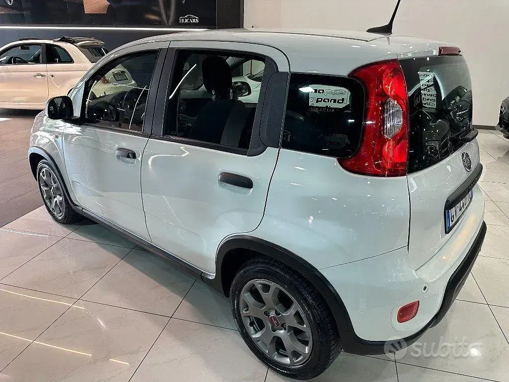 Usata Fiat Panda S 69 CV (50 kW) 2024 Bianco pastello Utilitaria