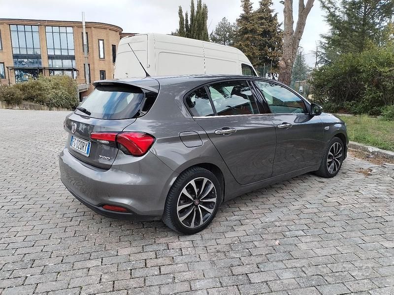 Usata Fiat Tipo 120 CV (88 kW) 2016 Grigio Berlina
