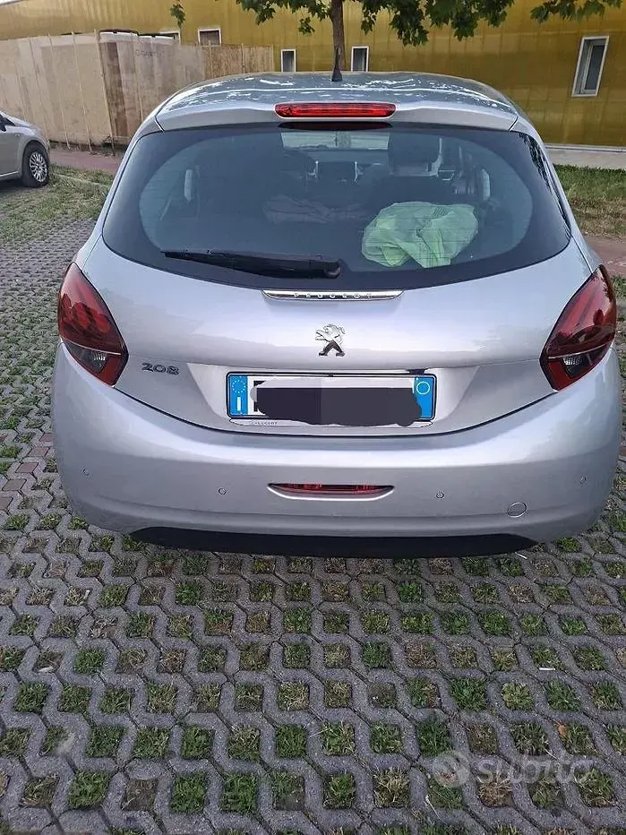 Usata Peugeot 208 82 CV (60 kW) 2018 Grigio Utilitaria