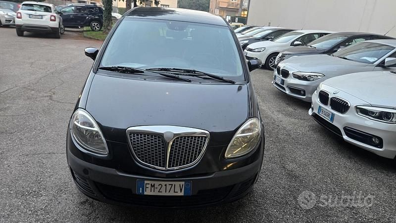 Usata Lancia Musa 95 CV (69 kW) 2006 Nero Monovolume